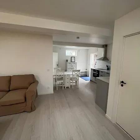 Apartment Close To Everything *
